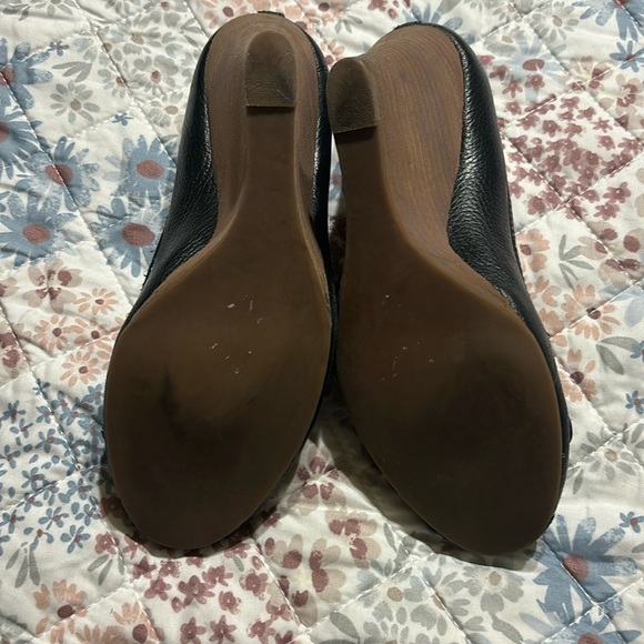 Tory Burch wedges in black size 7 with peep toe - Picture 5 of 5